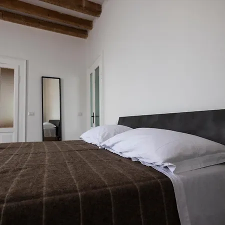 Traditional Italian House - Бергамо