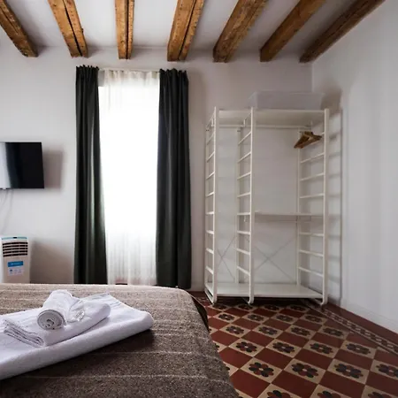 Traditional Italian House - Daire