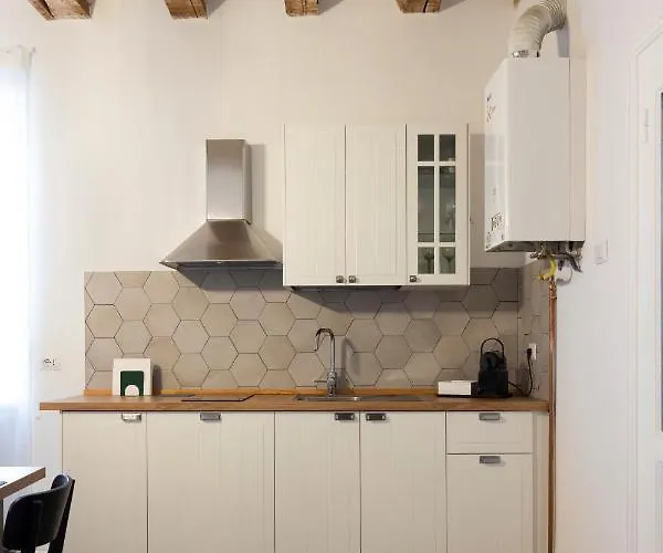 Traditional Italian House - Апартаменты *