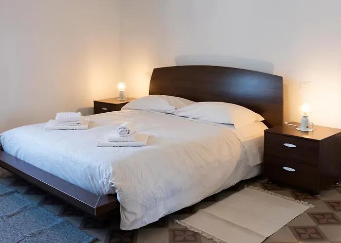 Traditional Italian House - Апартаменты Бергамо