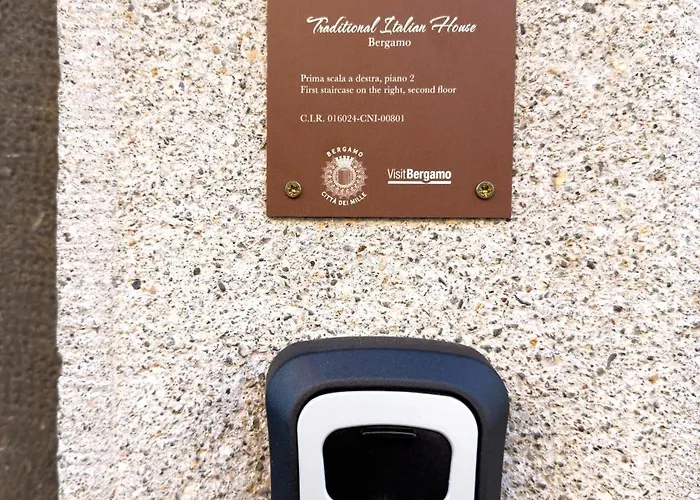 Traditional Italian House - Апартаменты Бергамо