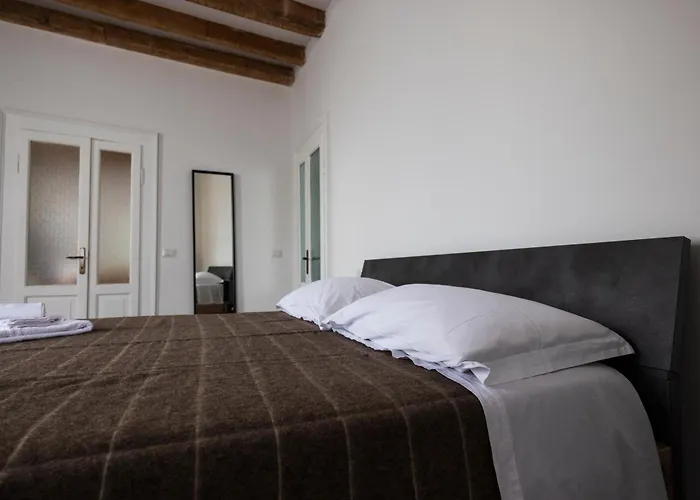 Traditional Italian House - 베르가모