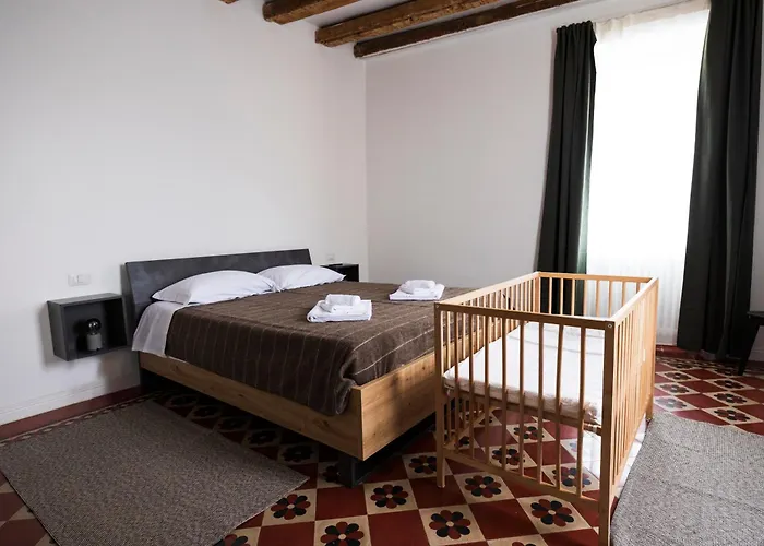 Traditional Italian House - Апартаменты