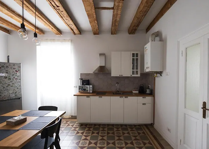 Traditional Italian House - Апартаменты *