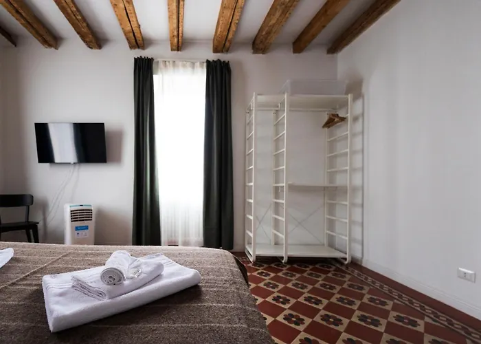 Traditional Italian House - Апартаменты